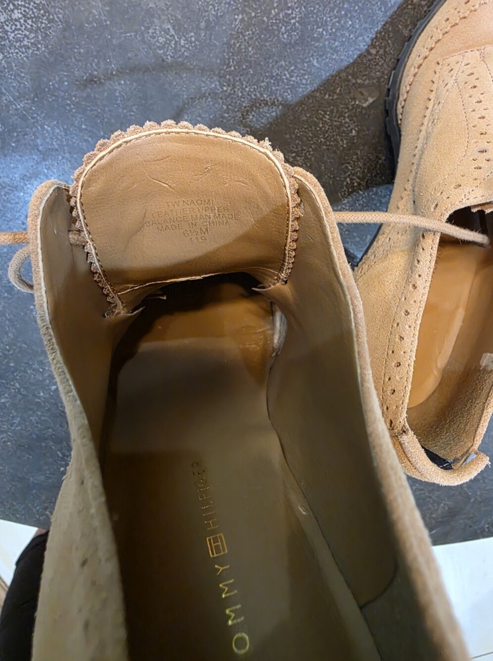 Tommy Hilfiger Men’s Tan Suede Wingtip Oxfords With 3inch Heel - Picture 7 of 9